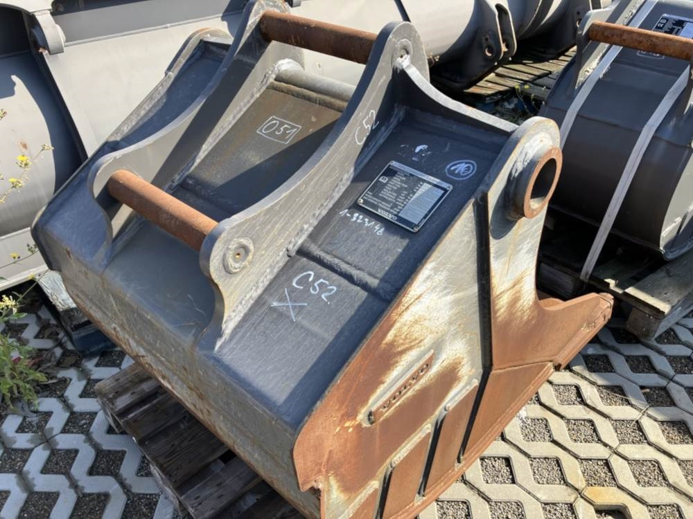 Volvo Tieflöffel mit Zähnen S60 - Retroexcavadora: foto 2 Volvo Tieflöffel mit Zähnen S60 - Retroexcavadora: foto 2