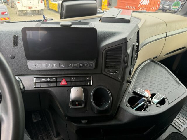 Mercedes-Benz ACTROS 1846 4x4 HAD Eur 6 Kipphydraulik Retarder - Cabeza tractora: foto 3 Mercedes-Benz ACTROS 1846 4x4 HAD Eur 6 Kipphydraulik Retarder - Cabeza tractora: foto 3