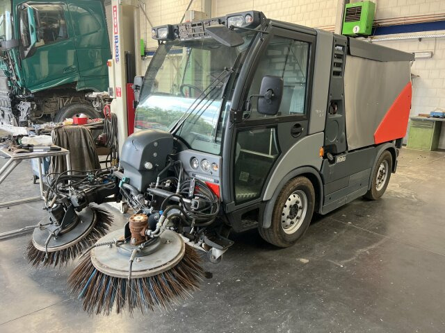 Hako Citymaster CM 2200 Kehrmaschine 2 m³ - Barredora vial: foto 1 Hako Citymaster CM 2200 Kehrmaschine 2 m³ - Barredora vial: foto 1