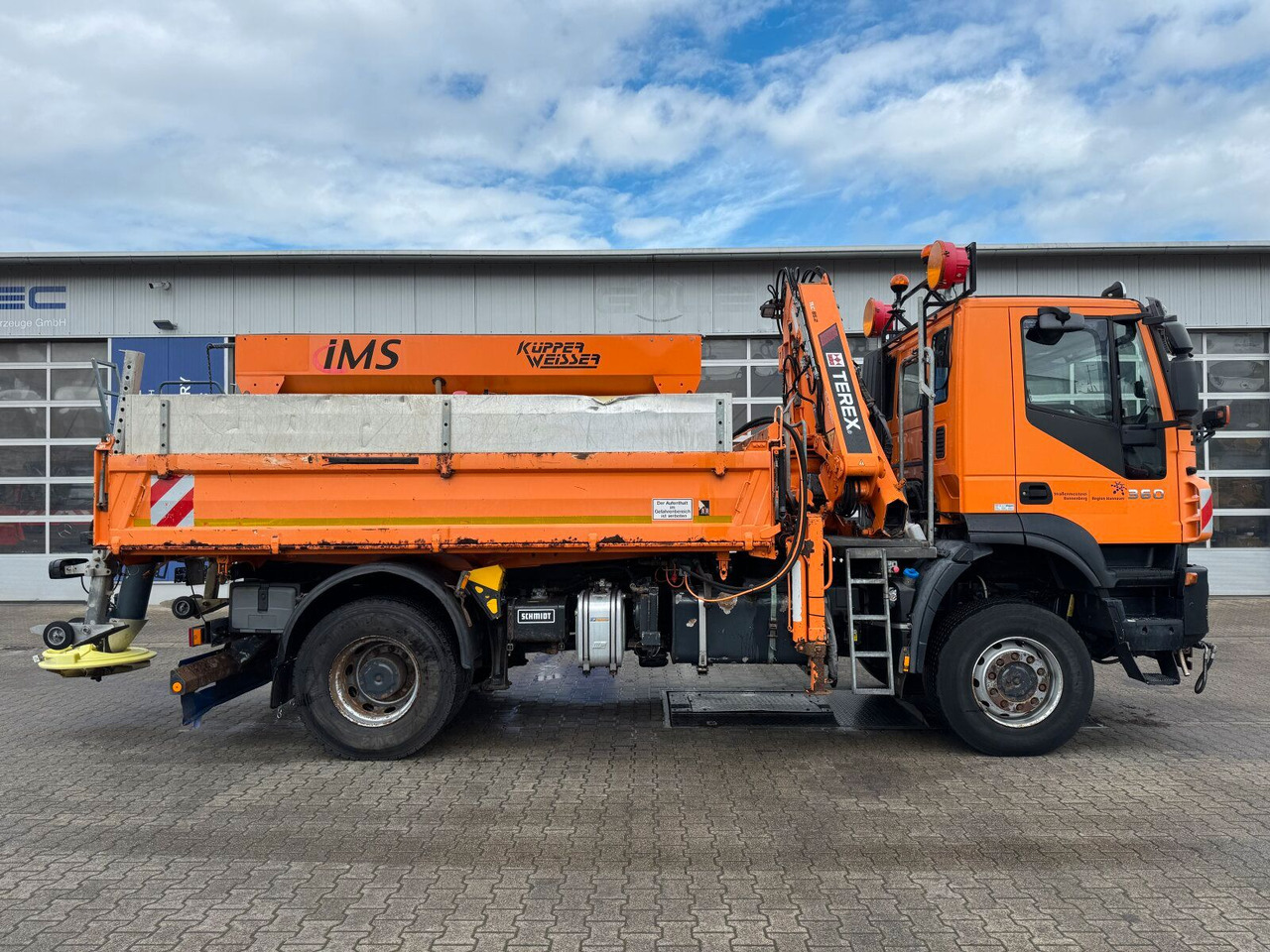 Iveco TRAKKER Kipper Kran TEREX 85.2 Winterdienst - Camión volquete, Camión grúa: foto 3 Iveco TRAKKER Kipper Kran TEREX 85.2 Winterdienst - Camión volquete, Camión grúa: foto 3