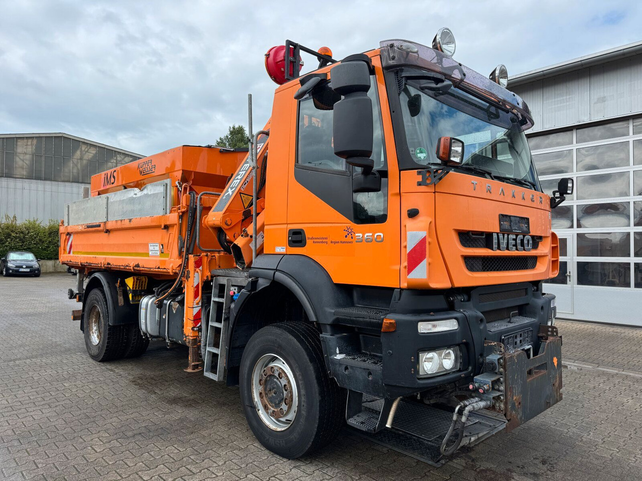 Iveco TRAKKER Kipper Kran TEREX 85.2 Winterdienst - Camión volquete, Camión grúa: foto 1 Iveco TRAKKER Kipper Kran TEREX 85.2 Winterdienst - Camión volquete, Camión grúa: foto 1