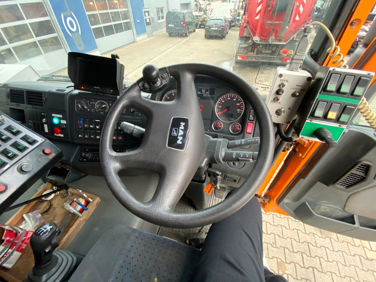 Leasing de  MAN TGA 26.430 6x2-2 LL MAN TGA 26.430 6x2-2 LL: foto 10
