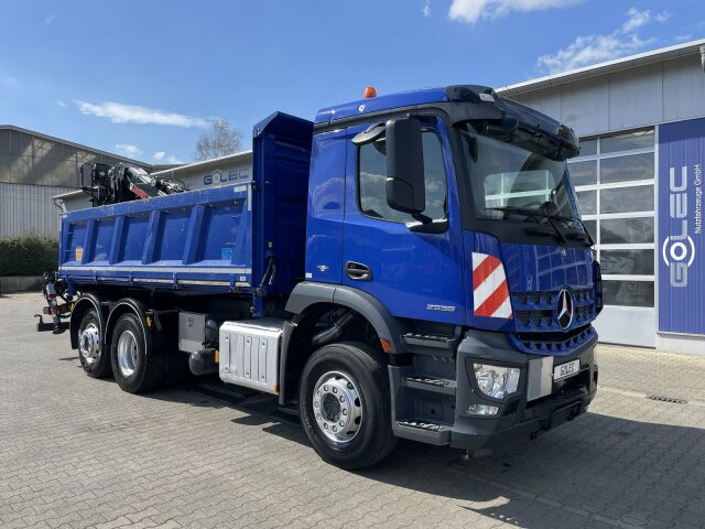 Mercedes-Benz AROCS 2536 6x2*4 Kipper Kran HIAB - Camión volquete, Camión grúa: foto 1 Mercedes-Benz AROCS 2536 6x2*4 Kipper Kran HIAB - Camión volquete, Camión grúa: foto 1