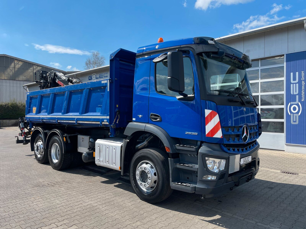 Mercedes-Benz AROCS 2536 6x2*4 Kipper Kran HIAB - Camión grúa: foto 1 Mercedes-Benz AROCS 2536 6x2*4 Kipper Kran HIAB - Camión grúa: foto 1