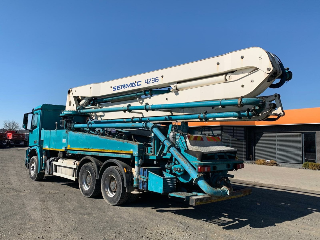 Mercedes-Benz AROCS 2636 6x4 Euro 6 Betonpumpe SERMAC 4Z36 - Bomba de hormigón: foto 3 Mercedes-Benz AROCS 2636 6x4 Euro 6 Betonpumpe SERMAC 4Z36 - Bomba de hormigón: foto 3