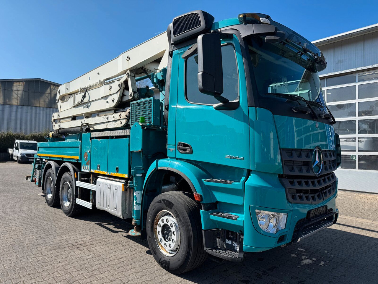 Mercedes-Benz AROCS 2844 6x4 Euro 6 Betonpumpe SERMAC 5Z33 - Bomba de hormigón: foto 1 Mercedes-Benz AROCS 2844 6x4 Euro 6 Betonpumpe SERMAC 5Z33 - Bomba de hormigón: foto 1