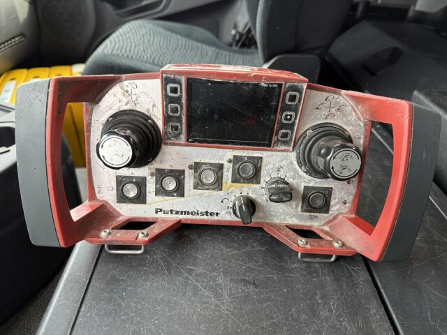 Mercedes-Benz AROCS 3251 8x4 Putzmeister BSF 46-5.16 HLS - Bomba de hormigón: foto 5 Mercedes-Benz AROCS 3251 8x4 Putzmeister BSF 46-5.16 HLS - Bomba de hormigón: foto 5