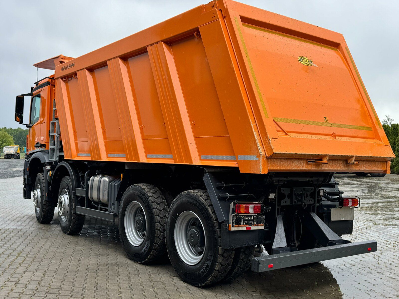 Mercedes-Benz AROCS 4851 8x6 Euro 6 Gesteinkipper MEILLER - Camión volquete: foto 5 Mercedes-Benz AROCS 4851 8x6 Euro 6 Gesteinkipper MEILLER - Camión volquete: foto 5