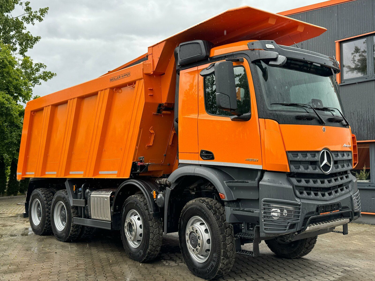 Mercedes-Benz AROCS 4851 8x6 Euro 6 Gesteinkipper MEILLER - Camión volquete: foto 1 Mercedes-Benz AROCS 4851 8x6 Euro 6 Gesteinkipper MEILLER - Camión volquete: foto 1