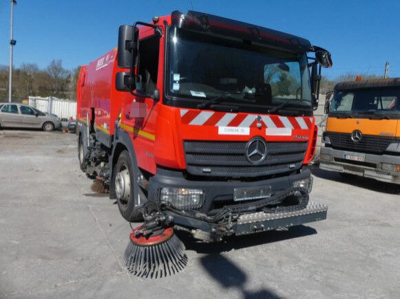 Mercedes-Benz Atego 1324 4x2 Kehrmaschine BROCK HD Anlage - Barredora vial: foto 1 Mercedes-Benz Atego 1324 4x2 Kehrmaschine BROCK HD Anlage - Barredora vial: foto 1
