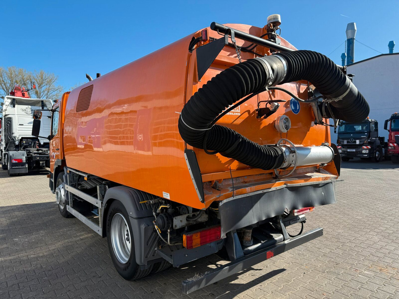 Mercedes-Benz Atego 1518 4x2 Kehrmaschine Bucher 500 - Barredora vial: foto 5 Mercedes-Benz Atego 1518 4x2 Kehrmaschine Bucher 500 - Barredora vial: foto 5