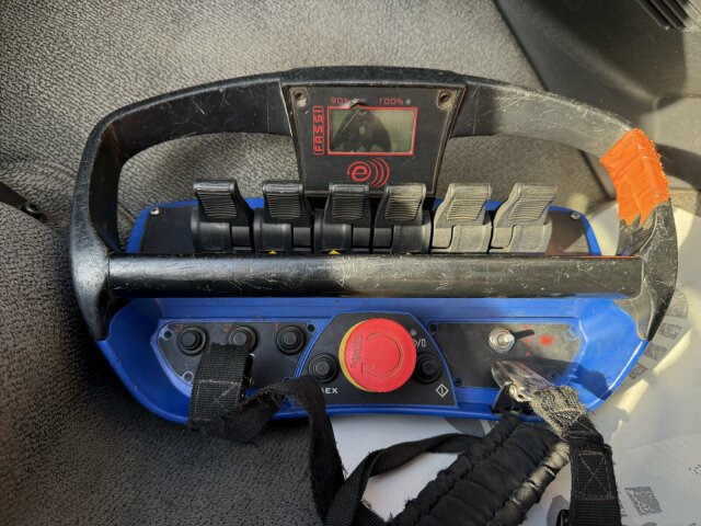 Renault Premium Lander Pritsche mit Kran FASSI - Camión grúa, Camión caja abierta: foto 5 Renault Premium Lander Pritsche mit Kran FASSI - Camión grúa, Camión caja abierta: foto 5