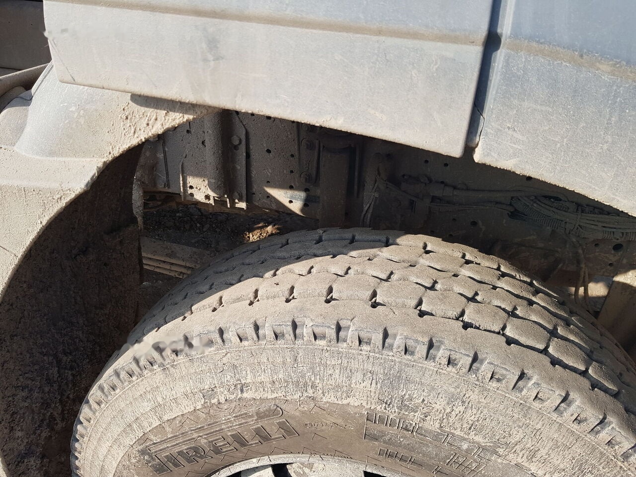 Camión volquete IVECO Eurotrakker 380: foto 8 Camión volquete IVECO Eurotrakker 380: foto 8