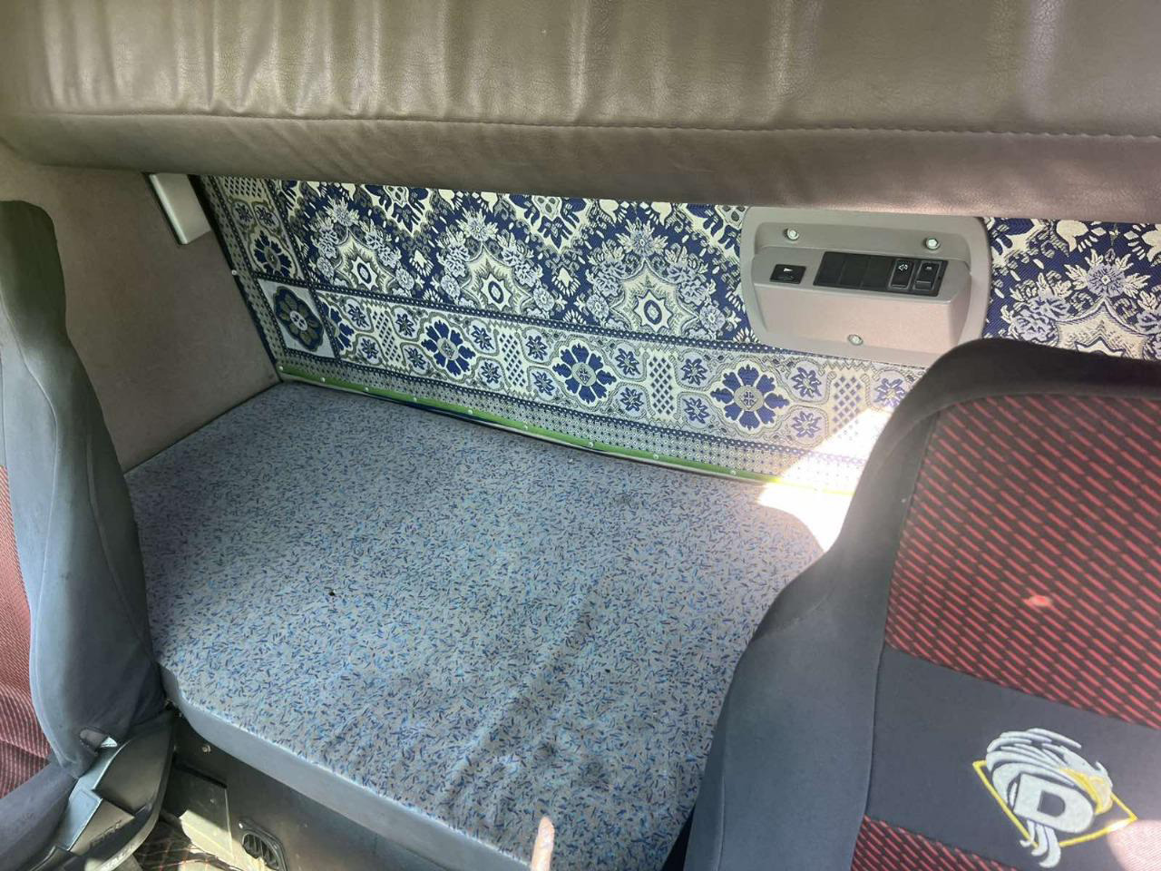 Cabeza tractora RENAULT Magnum 440 ID1576S: foto 14 Cabeza tractora RENAULT Magnum 440 ID1576S: foto 14