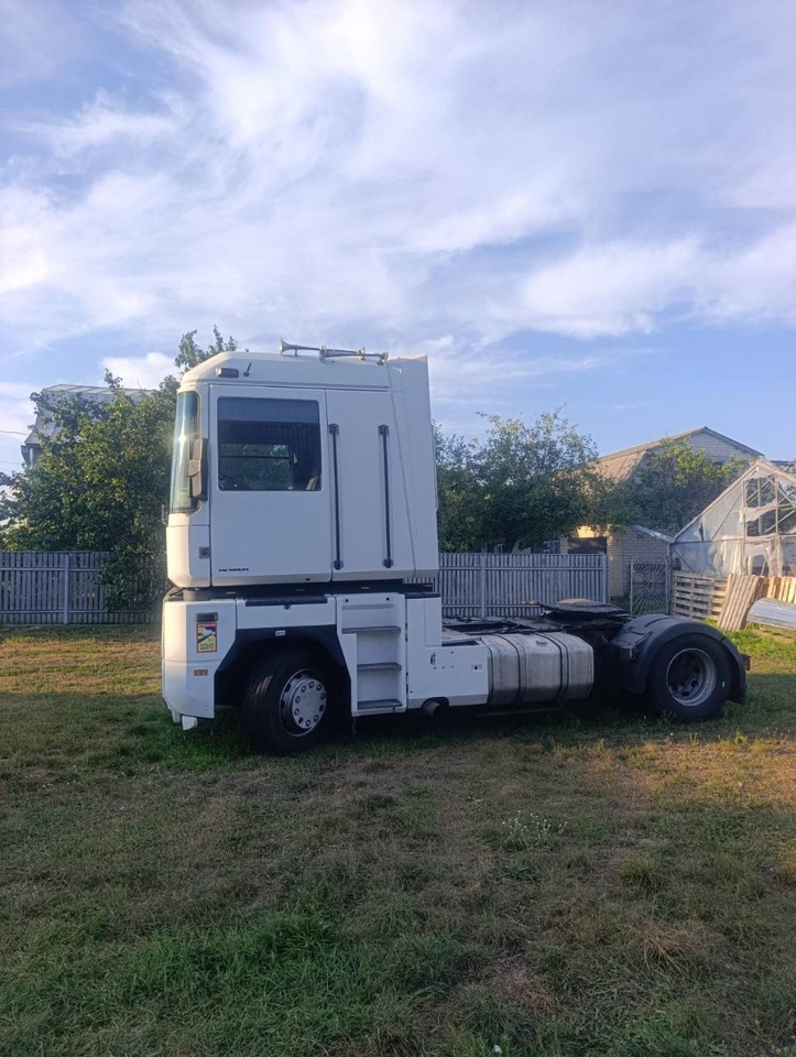 RENAULT Magnum 480 - Cabeza tractora: foto 3 RENAULT Magnum 480 - Cabeza tractora: foto 3