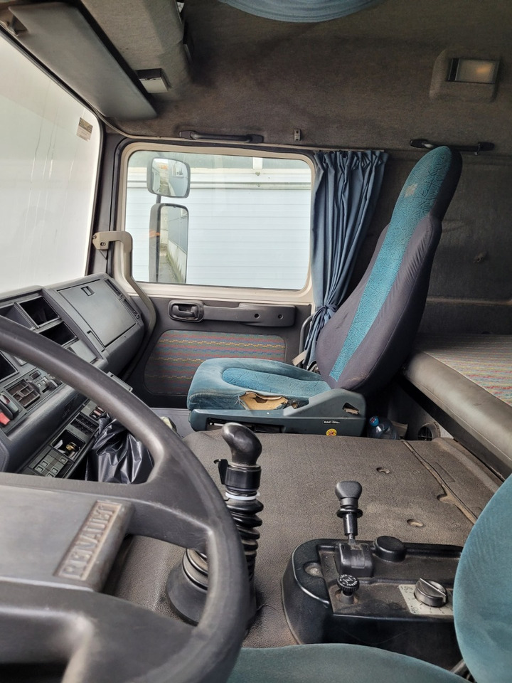 Cabeza tractora RENAULT Manager: foto 25