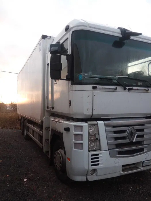 RENAULT Magnum 460 - Camión frigorífico: foto 3 RENAULT Magnum 460 - Camión frigorífico: foto 3