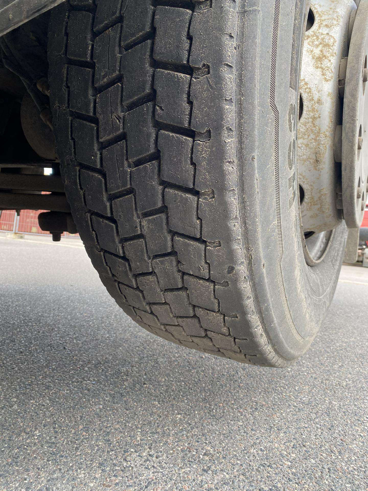 Camión caja cerrada RENAULT Premium 320: foto 13