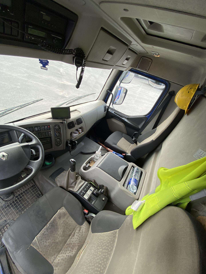 Camión caja cerrada RENAULT Premium 320: foto 10