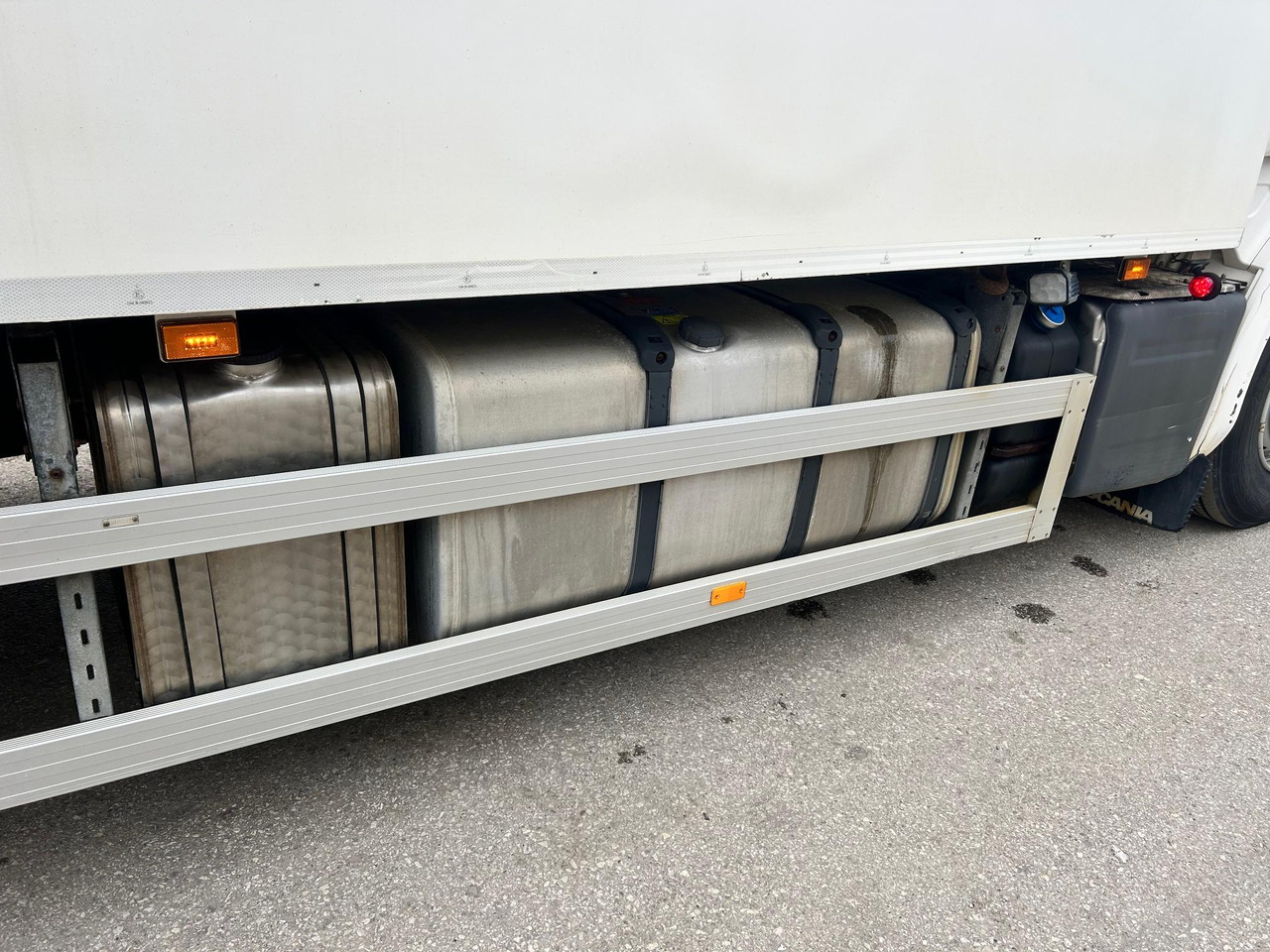 Camión frigorífico SCANIA G490: foto 16