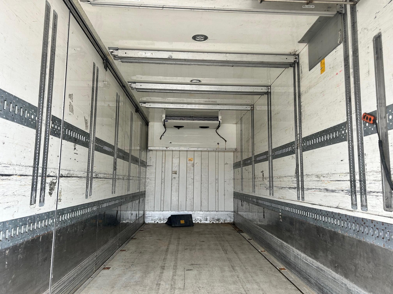 Camión frigorífico SCANIA G490: foto 11