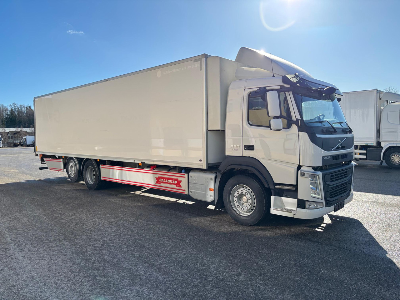 Camión frigorífico VOLVO FM330: foto 1