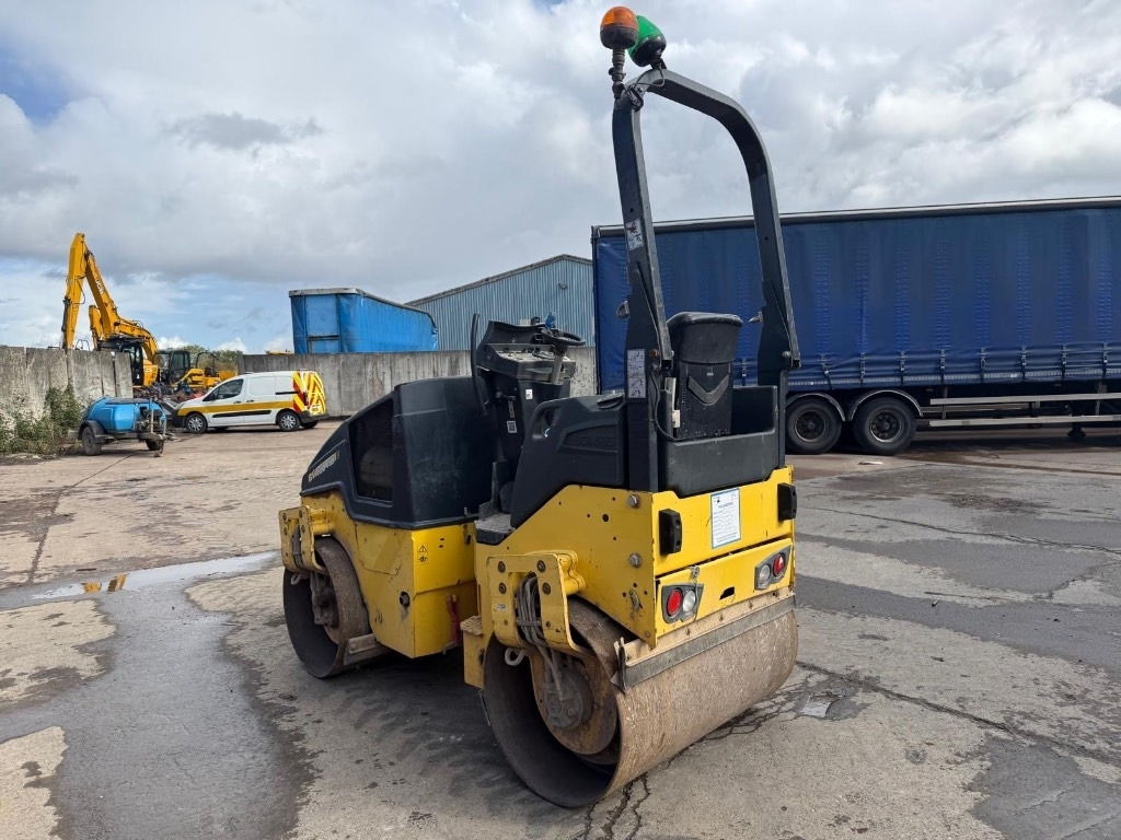 Bomag BW 120 AD-5 - Apisonadora de asfalto: foto 4 Bomag BW 120 AD-5 - Apisonadora de asfalto: foto 4