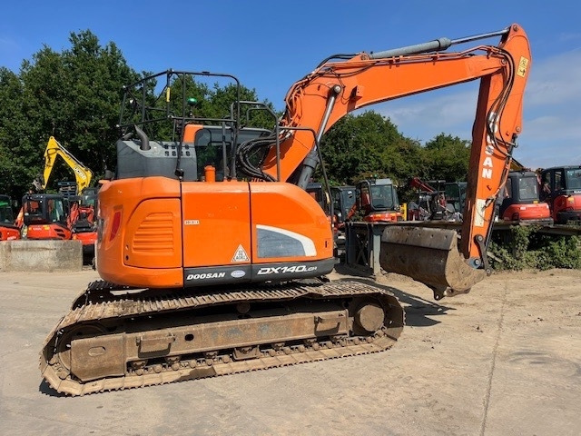 Doosan DX 140 LCR-5 - Excavadora de cadenas: foto 1 Doosan DX 140 LCR-5 - Excavadora de cadenas: foto 1