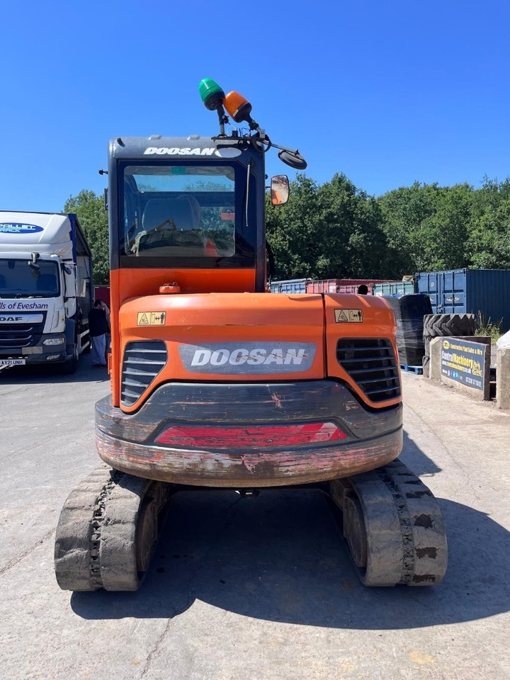 Doosan DX 63-3 - Miniexcavadora: foto 4 Doosan DX 63-3 - Miniexcavadora: foto 4