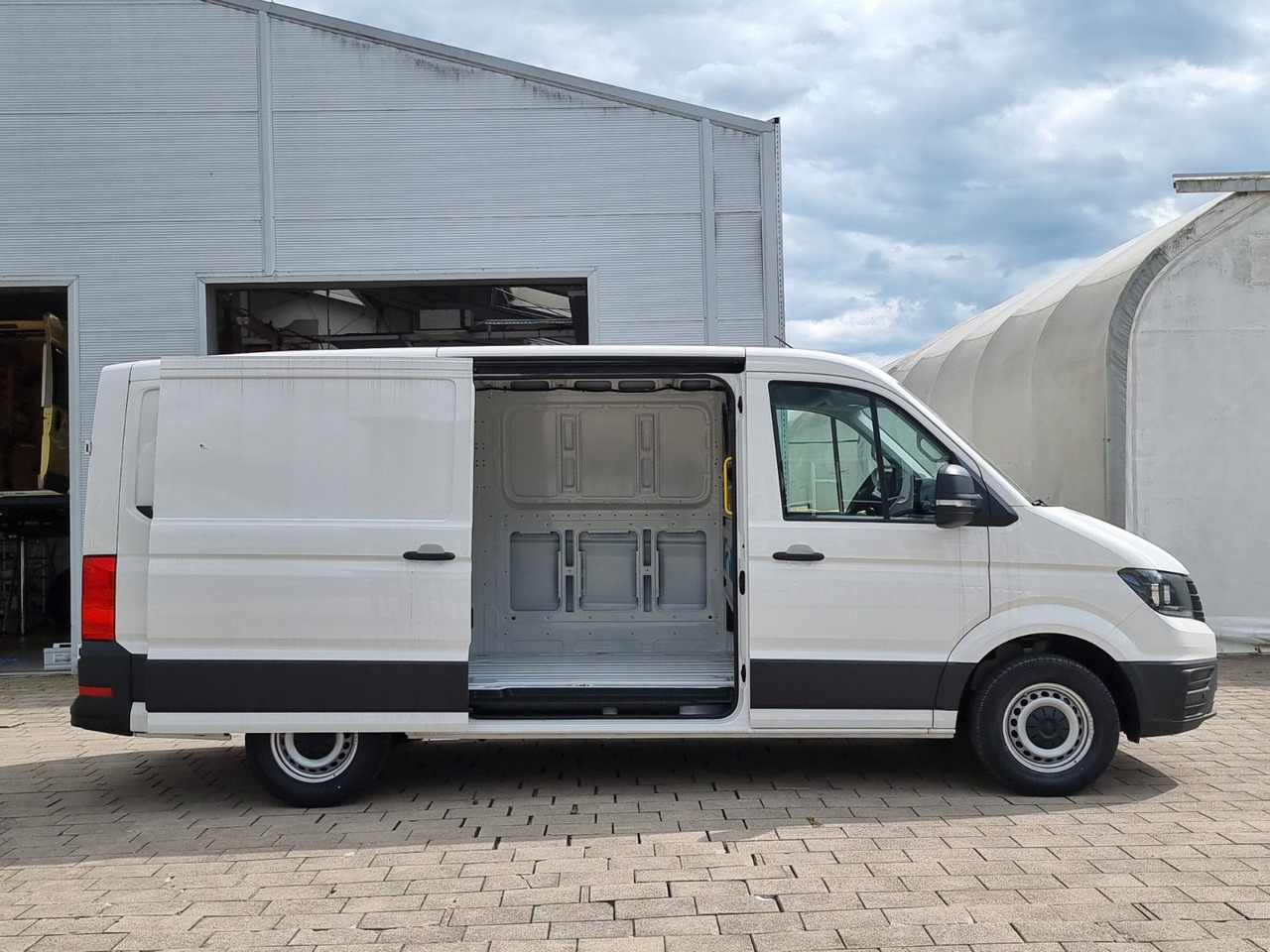 Volkswagen Crafter 35 L3H2 140 PS MJ 2025 Lager - Furgón: foto 5 Volkswagen Crafter 35 L3H2 140 PS MJ 2025 Lager - Furgón: foto 5
