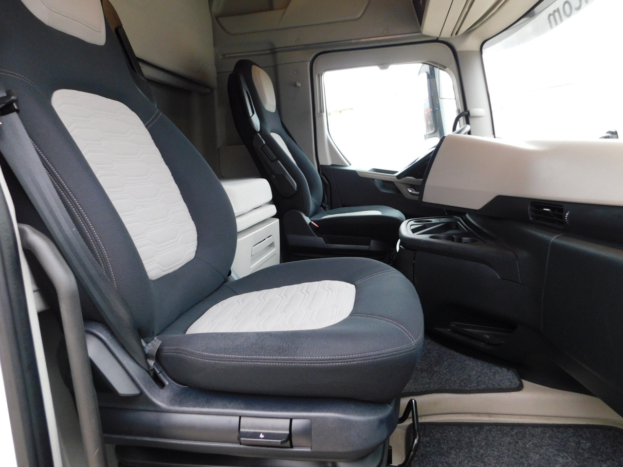 Ford F max 4x2 scab e6 12s2620 - Cabeza tractora: foto 5 Ford F max 4x2 scab e6 12s2620 - Cabeza tractora: foto 5