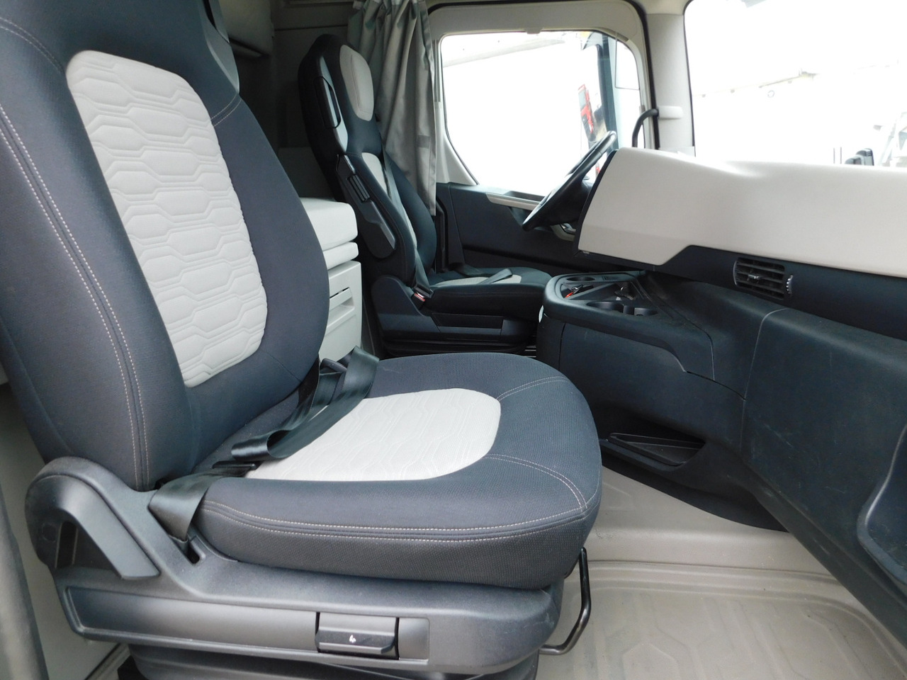 Ford F max ll 4x2 scab e6 12tx2620 - Cabeza tractora: foto 5 Ford F max ll 4x2 scab e6 12tx2620 - Cabeza tractora: foto 5