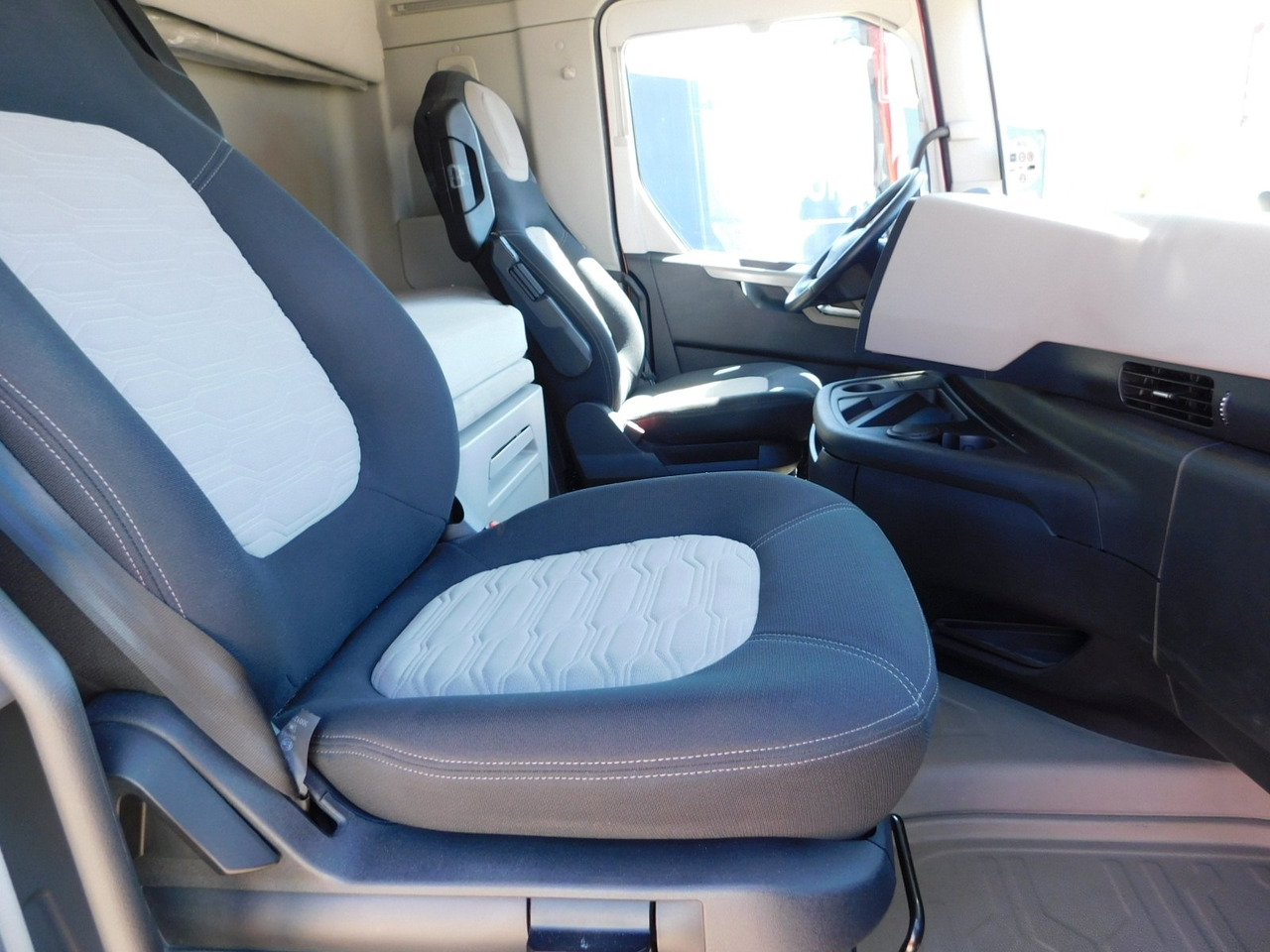 Ford F max ll 4x2 scab e6 12tx2620 - Cabeza tractora: foto 5 Ford F max ll 4x2 scab e6 12tx2620 - Cabeza tractora: foto 5