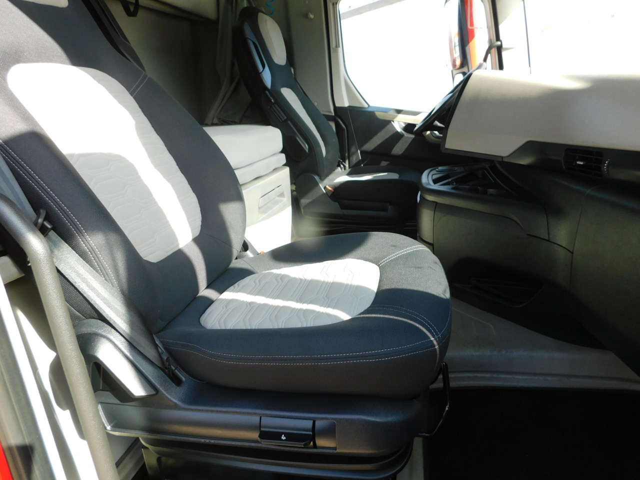 Ford F max ll 4x2 scab e6 12tx2620 - Cabeza tractora: foto 5 Ford F max ll 4x2 scab e6 12tx2620 - Cabeza tractora: foto 5