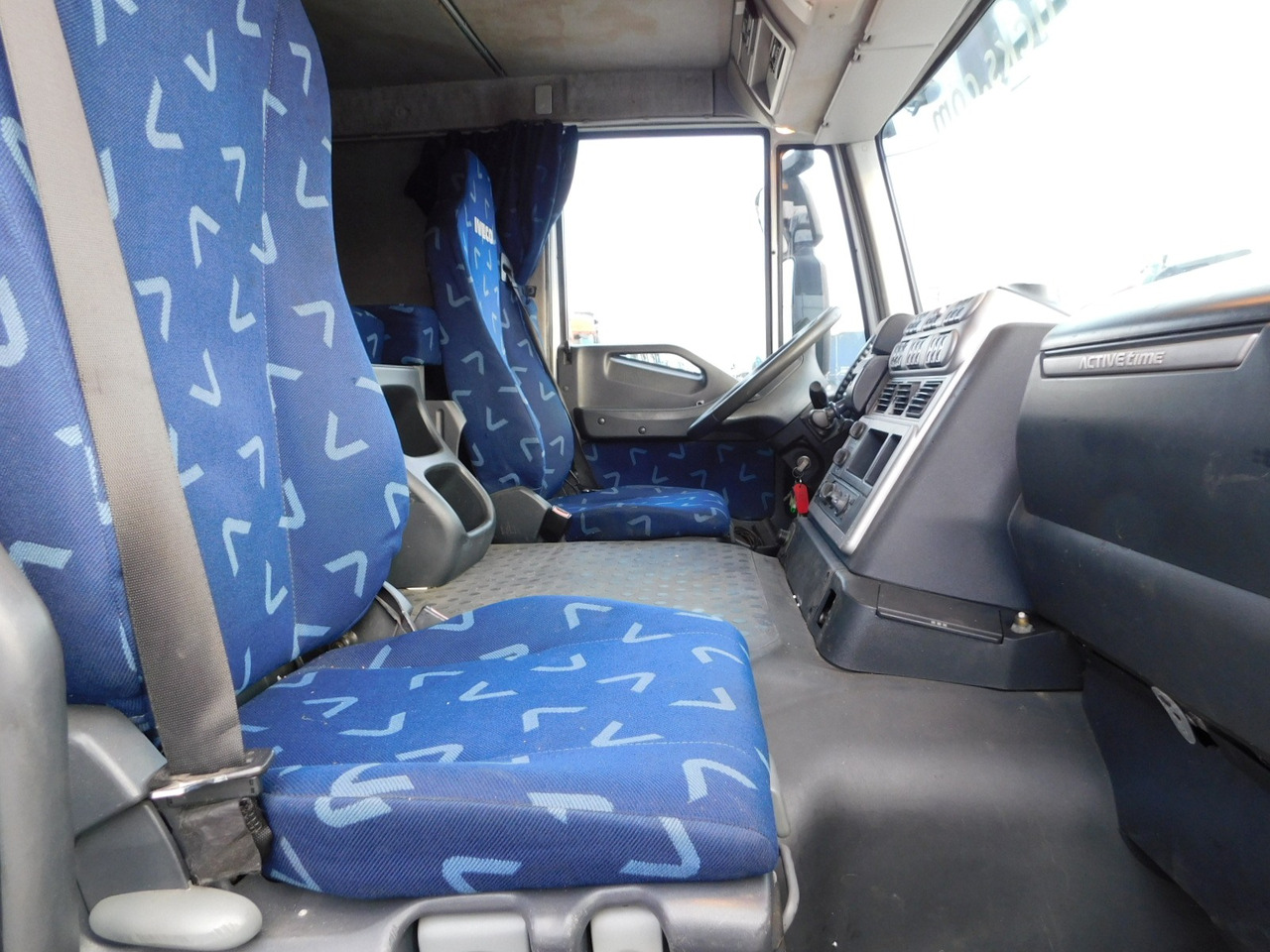 Iveco At190s45 cu remorca - Camión portavehículos: foto 5 Iveco At190s45 cu remorca - Camión portavehículos: foto 5