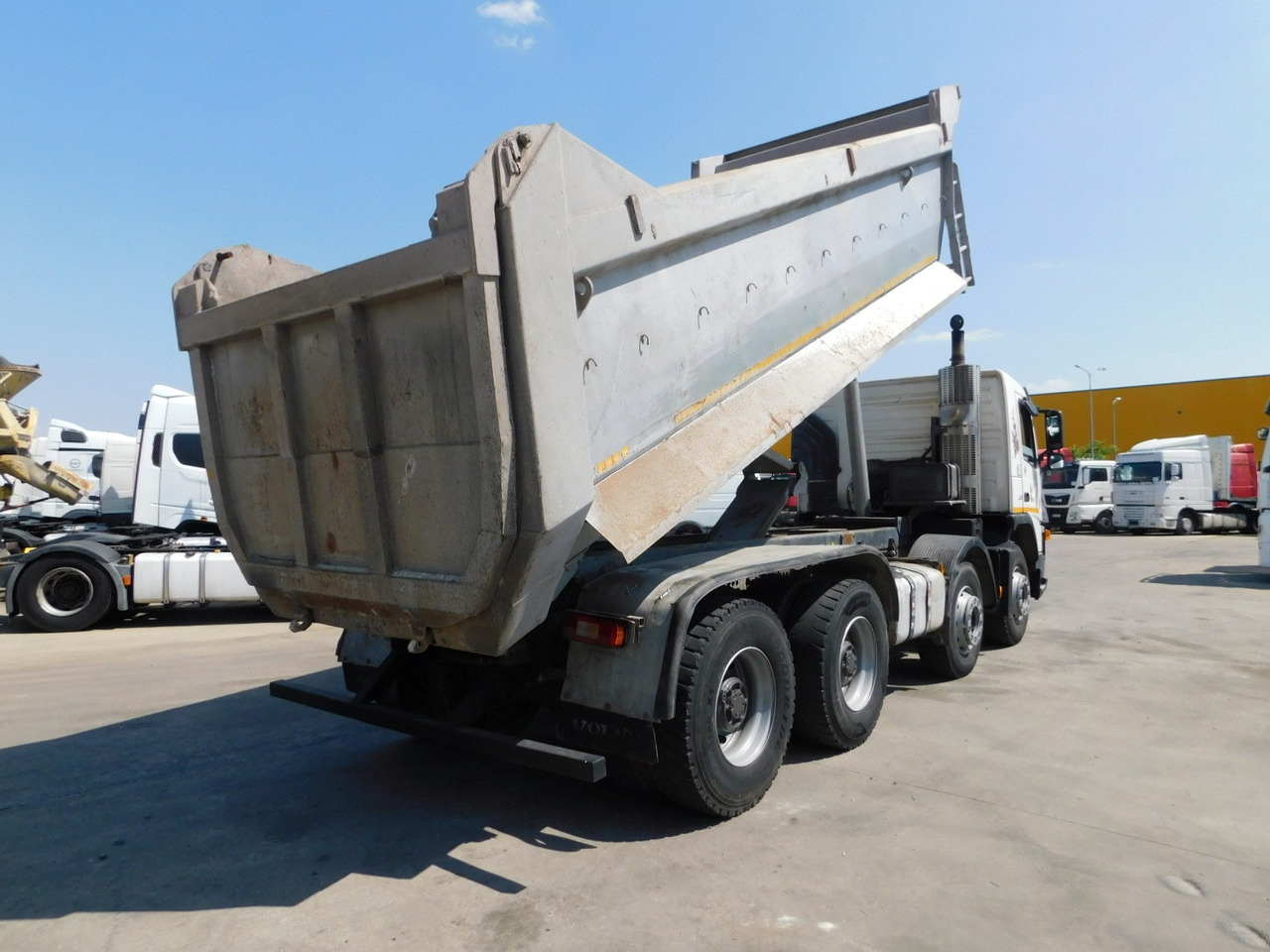 Volvo Fm 12 - Camión volquete: foto 3 Volvo Fm 12 - Camión volquete: foto 3