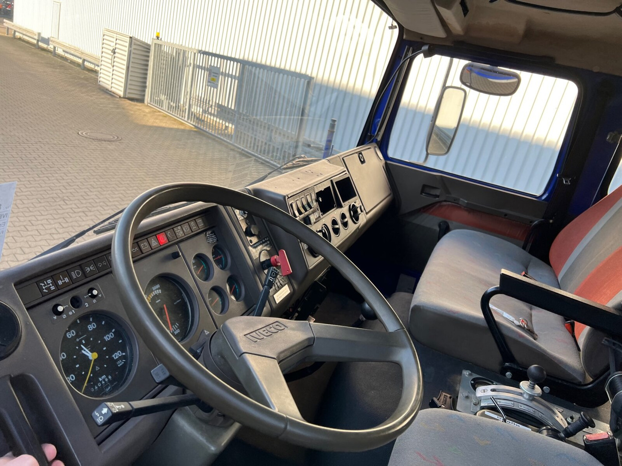 Camión de bomberos 120-23 AW 4x4 Doka 120-23 AW 4x4 Doka, V8-Motor, Mannschaftswagen 16 Sitze, Seilwinde: foto 15