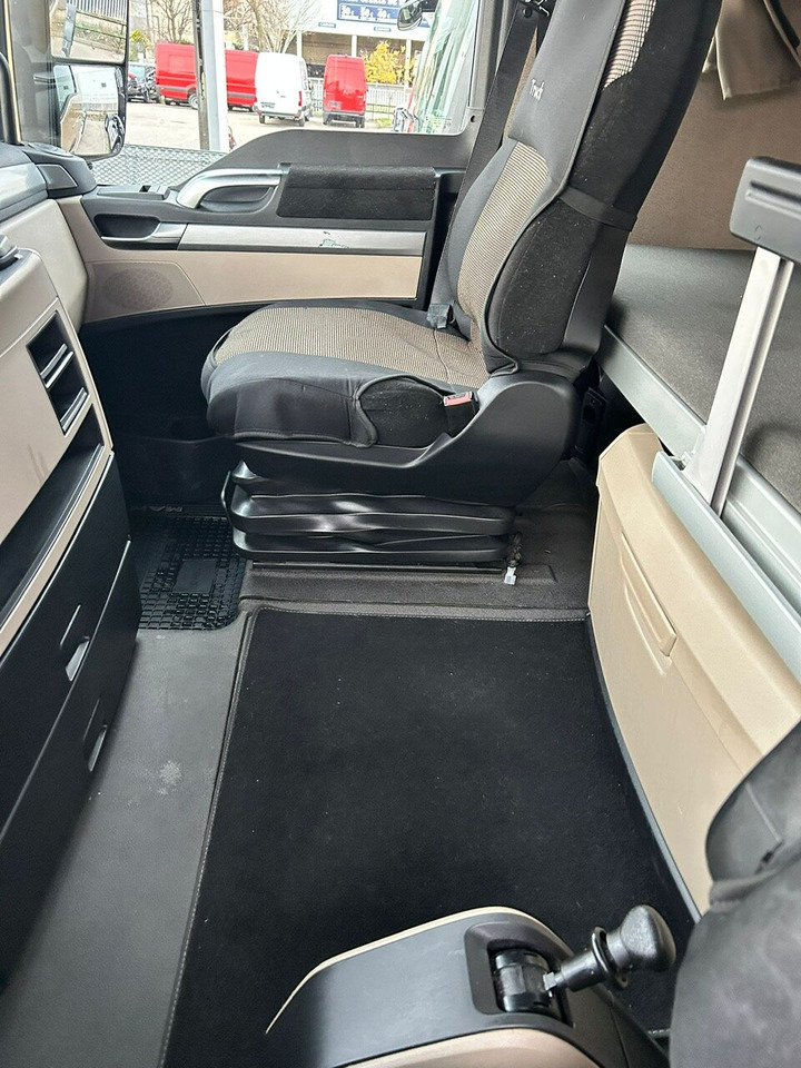 MAN TGX 33.580 6x4 BB TGX 33.580 6x4 BB, Retarder, zZGG 150.000kg - Cabeza tractora: foto 4 MAN TGX 33.580 6x4 BB TGX 33.580 6x4 BB, Retarder, zZGG 150.000kg - Cabeza tractora: foto 4