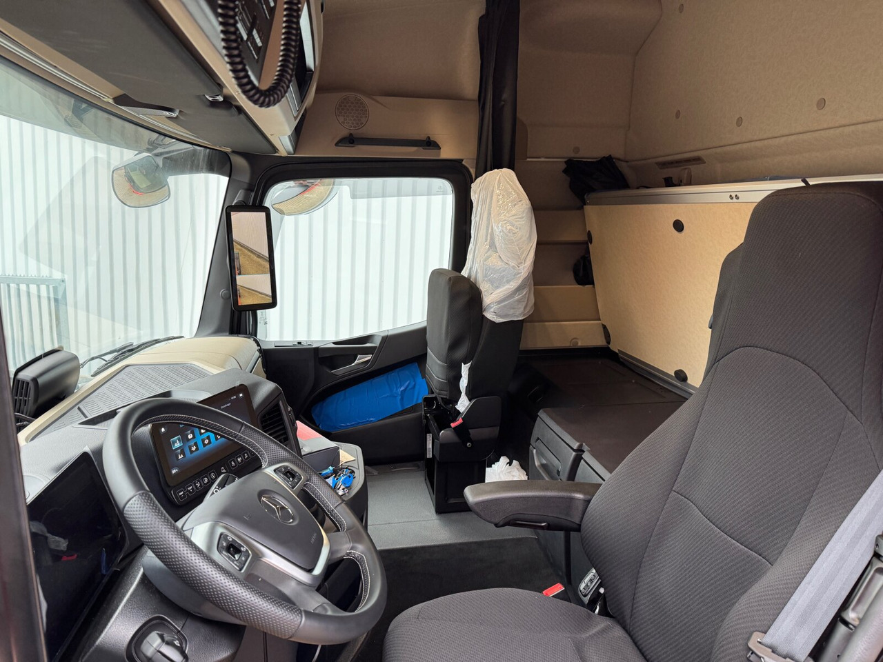 Mercedes-Benz Actros 2648 LS 6x2 Actros 2648 LS 6x2, Retarder, Liftachse, MirrorCam, StreamSpace, Navi, LED - Cabeza tractora: foto 3 Mercedes-Benz Actros 2648 LS 6x2 Actros 2648 LS 6x2, Retarder, Liftachse, MirrorCam, StreamSpace, Navi, LED - Cabeza tractora: foto 3