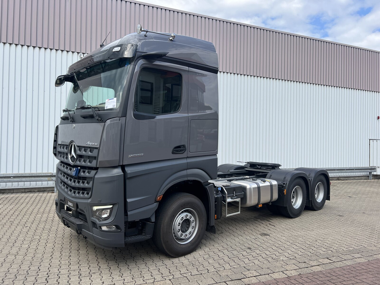 Mercedes-Benz Actros 3363 LS 6x4 Actros 3363 LS 6x4, Retarder, SoloStar, MultimediaCockpit, Navi, LED - Cabeza tractora: foto 1 Mercedes-Benz Actros 3363 LS 6x4 Actros 3363 LS 6x4, Retarder, SoloStar, MultimediaCockpit, Navi, LED - Cabeza tractora: foto 1