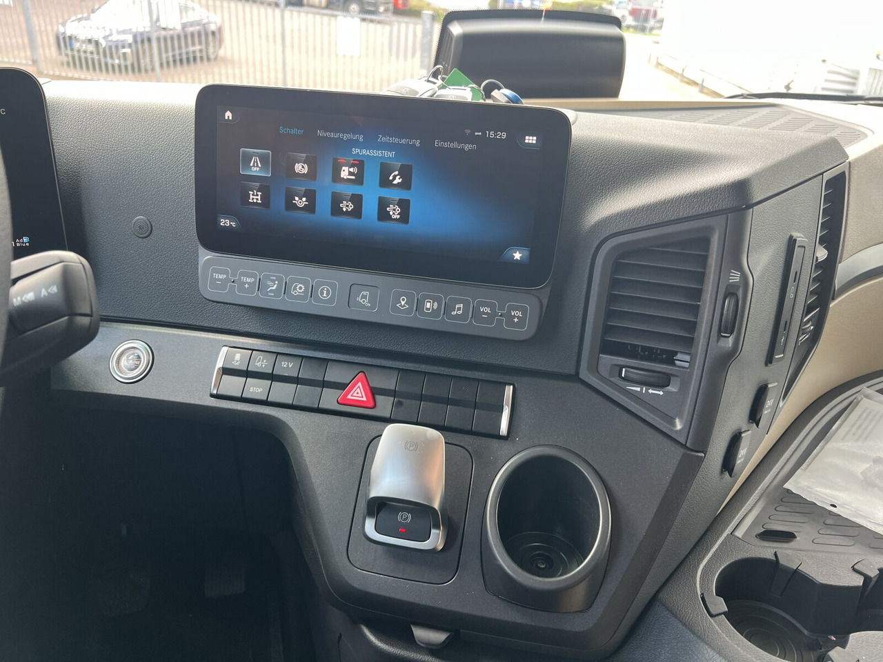 Mercedes-Benz Actros 3363 LS 6x4 Actros 3363 LS 6x4, Retarder, SoloStar, MultimediaCockpit, Navi, LED - Cabeza tractora: foto 5 Mercedes-Benz Actros 3363 LS 6x4 Actros 3363 LS 6x4, Retarder, SoloStar, MultimediaCockpit, Navi, LED - Cabeza tractora: foto 5