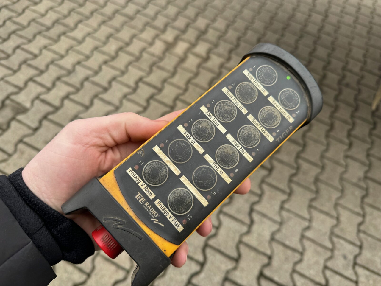 Abschlepp-Schiebeplateau Abschlepp-Schiebeplateau, Hubbrille, 2xWinde - Camión: foto 2 Abschlepp-Schiebeplateau Abschlepp-Schiebeplateau, Hubbrille, 2xWinde - Camión: foto 2