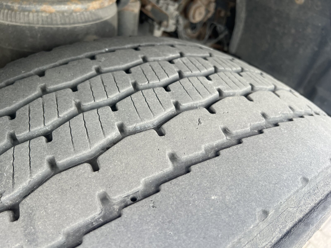 Mercedes-Benz Actros 2541 L 6x2 Actros 2541 L 6x2, Fahrschulausstattung, MegaSpace, Retarder, Liftachse, Traum Zustand - Camión: foto 3 Mercedes-Benz Actros 2541 L 6x2 Actros 2541 L 6x2, Fahrschulausstattung, MegaSpace, Retarder, Liftachse, Traum Zustand - Camión: foto 3