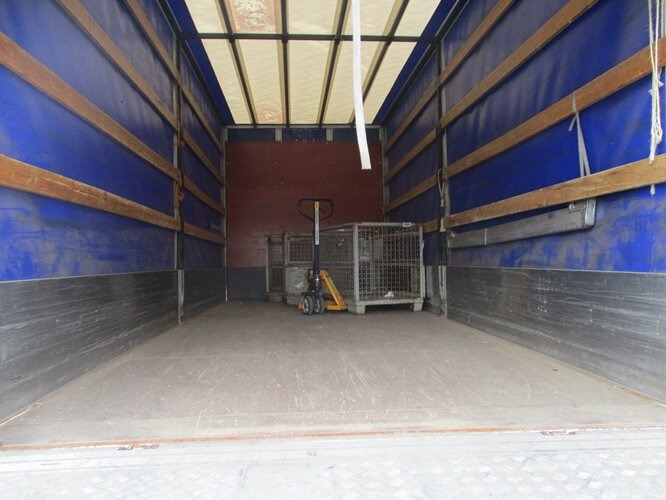 DAF DAF AE 45.150 LF Plane Spriegel LBW DAF AE 45.150 LF 4x2, Plane Spriegel LBW - Camión lona: foto 3 DAF DAF AE 45.150 LF Plane Spriegel LBW DAF AE 45.150 LF 4x2, Plane Spriegel LBW - Camión lona: foto 3