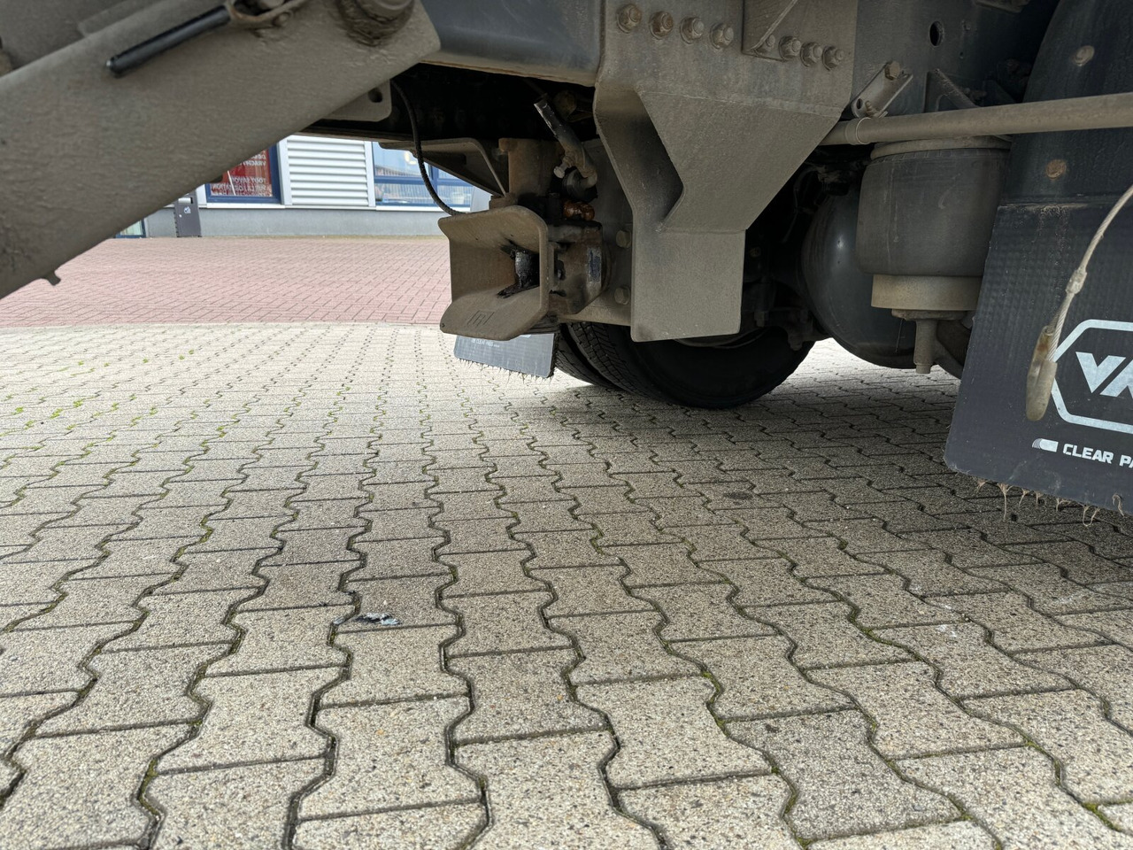 Camión caja abierta DAF XF 410 FA 4x2 XF 410 FA 4x2, Fahrschule, 2x AHK, 6 Sitze: foto 15 Camión caja abierta DAF XF 410 FA 4x2 XF 410 FA 4x2, Fahrschule, 2x AHK, 6 Sitze: foto 15