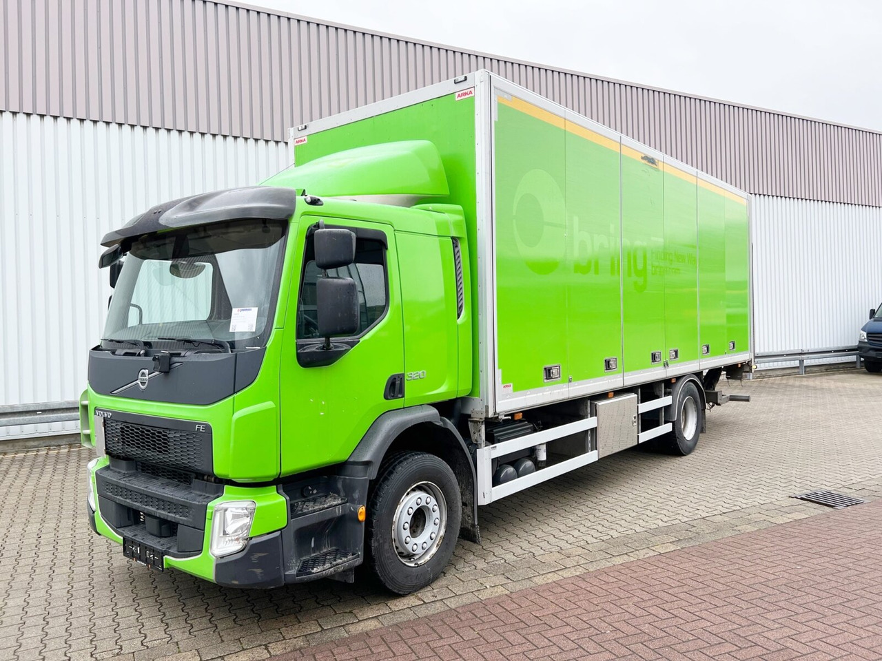 Camión caja cerrada FE 320 4x2 FE 320 4x2 mit Zepro LBW: foto 1