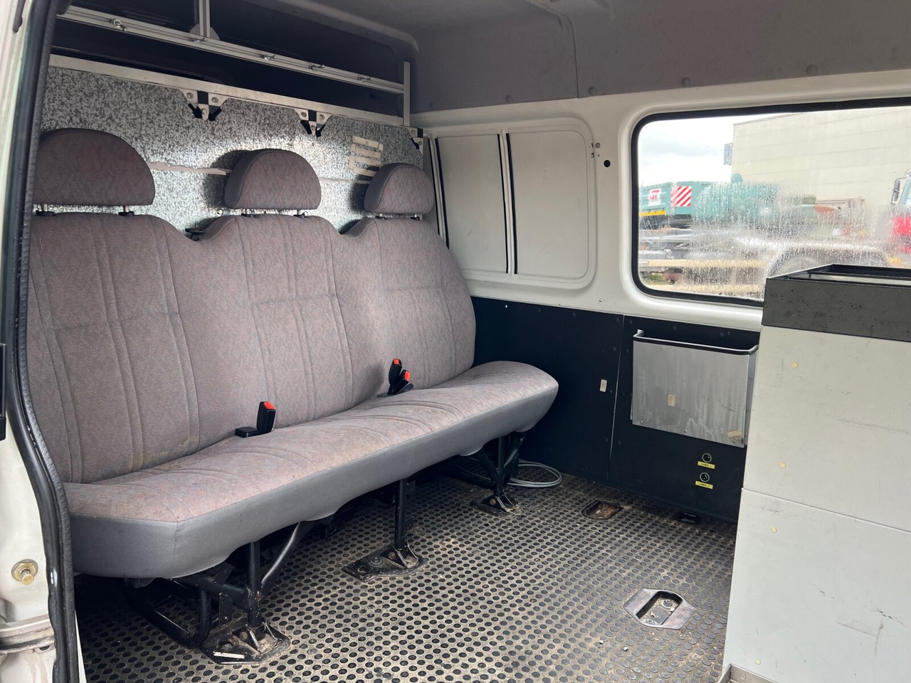 Ford Transit 2.0 4x2 Transit 2.0 4x2, Benziner! - Furgoneta combi: foto 5 Ford Transit 2.0 4x2 Transit 2.0 4x2, Benziner! - Furgoneta combi: foto 5