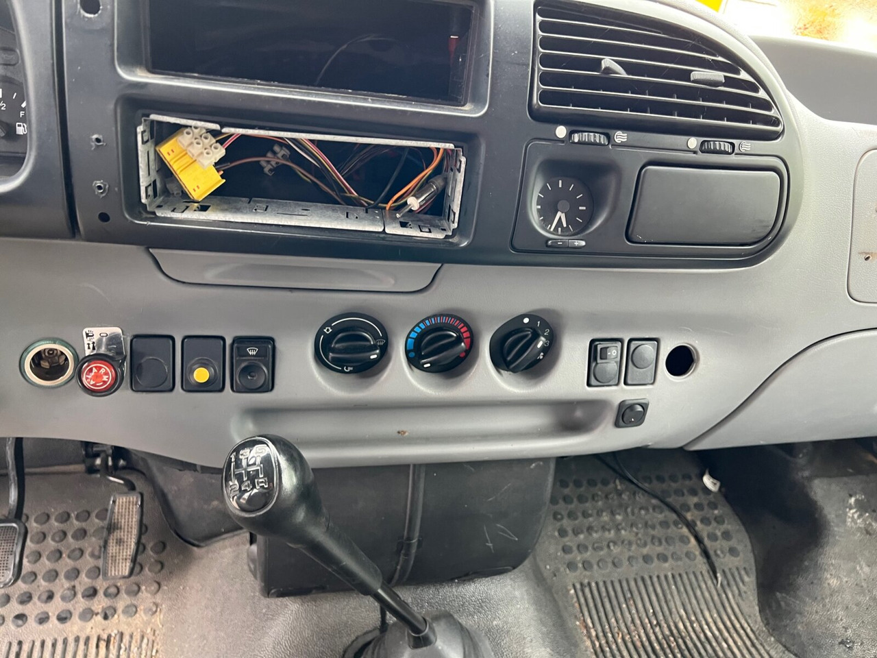 Ford Transit 2.0 4x2 Transit 2.0 4x2, Benziner! - Furgoneta combi: foto 2 Ford Transit 2.0 4x2 Transit 2.0 4x2, Benziner! - Furgoneta combi: foto 2