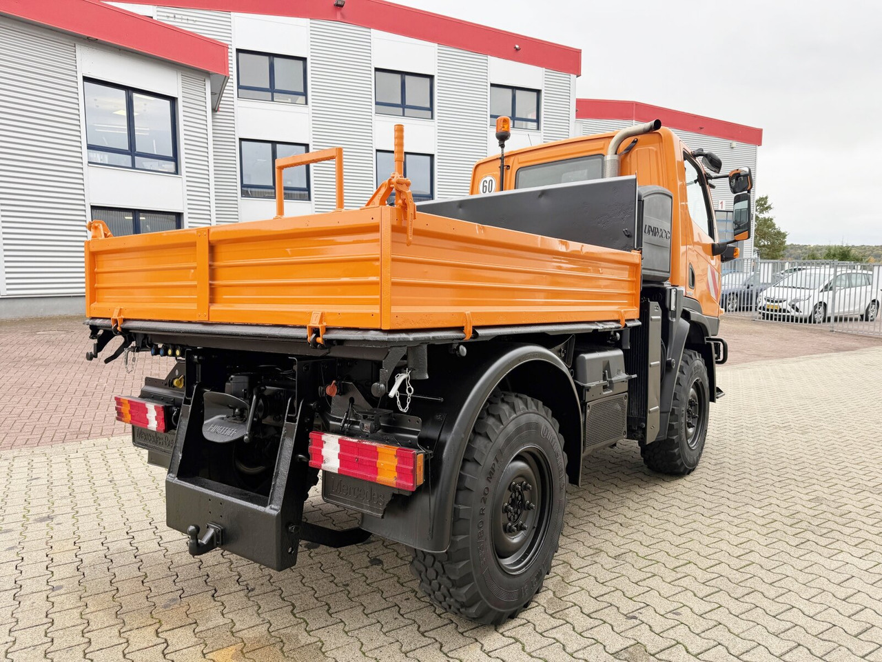 Furgoneta Unimog U 20 4x4 U 20 4x4, Kipper, Zapfwelle, Winterdienstausstattung, 2x AHK: foto 12 Furgoneta Unimog U 20 4x4 U 20 4x4, Kipper, Zapfwelle, Winterdienstausstattung, 2x AHK: foto 12