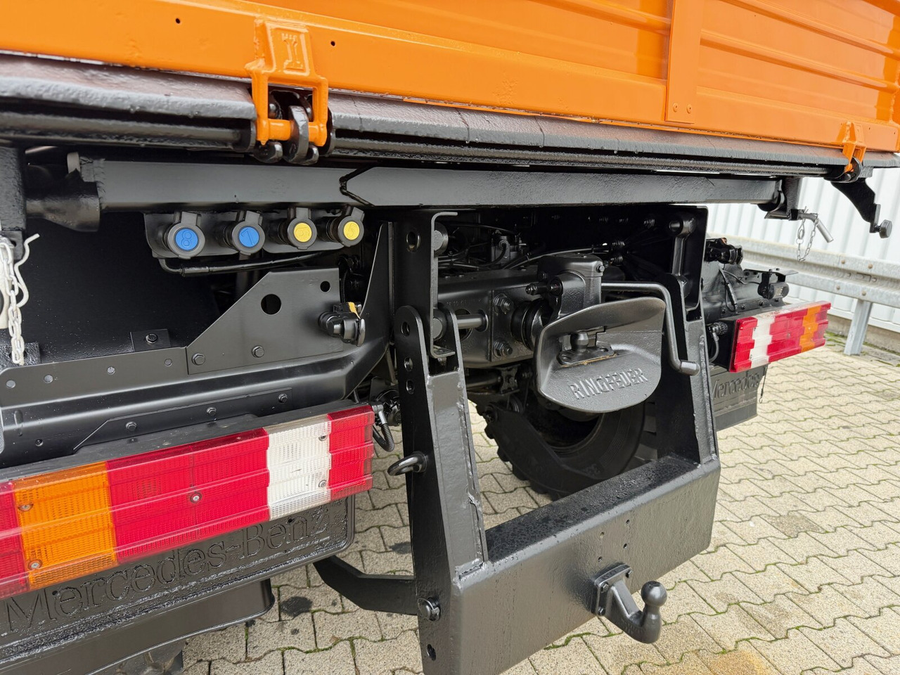 Furgoneta Unimog U 20 4x4 U 20 4x4, Kipper, Zapfwelle, Winterdienstausstattung, 2x AHK: foto 15 Furgoneta Unimog U 20 4x4 U 20 4x4, Kipper, Zapfwelle, Winterdienstausstattung, 2x AHK: foto 15